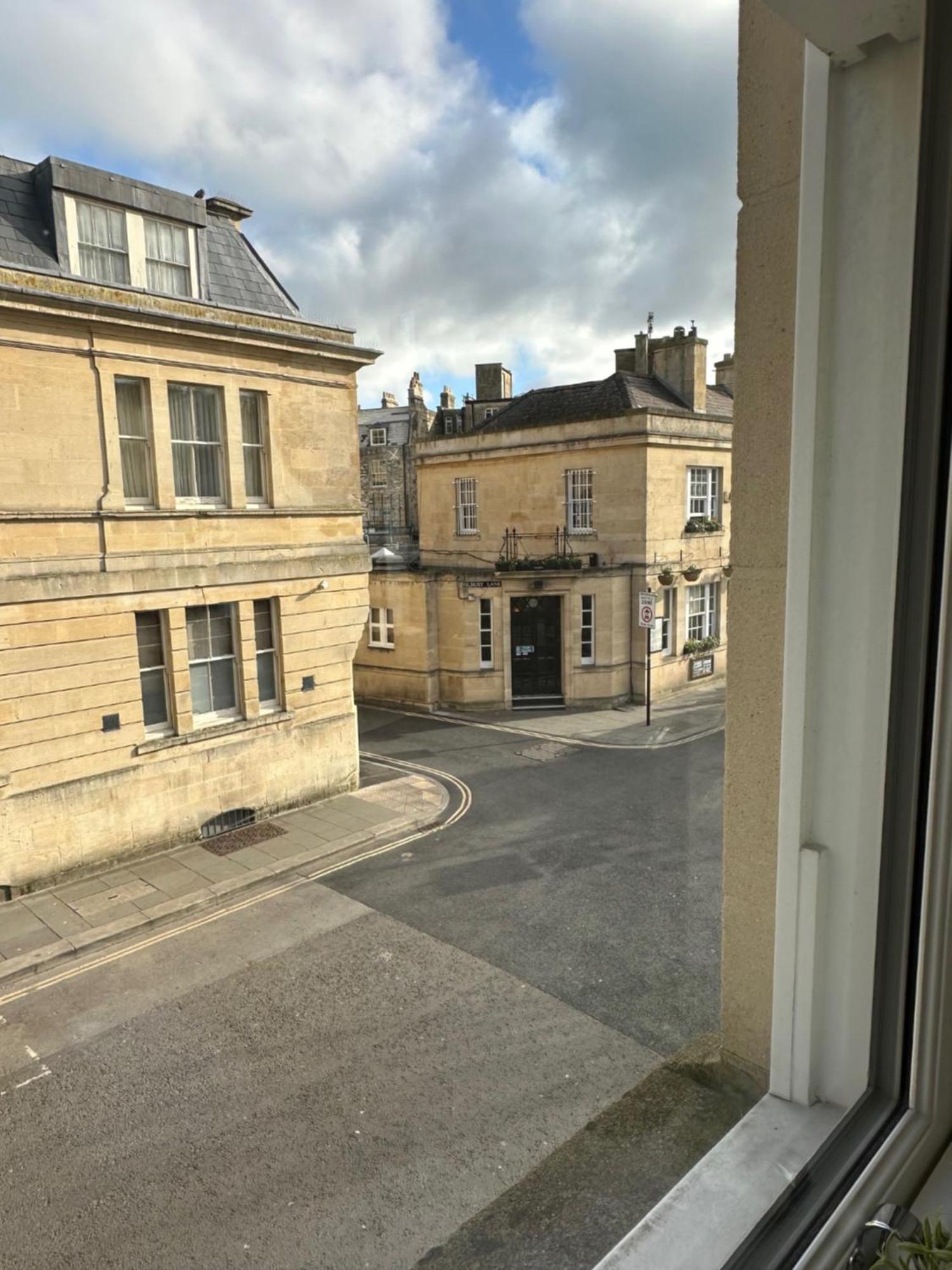 Contemporary Pied A Terre In The Heart Of Bath Lägenhet Exteriör bild